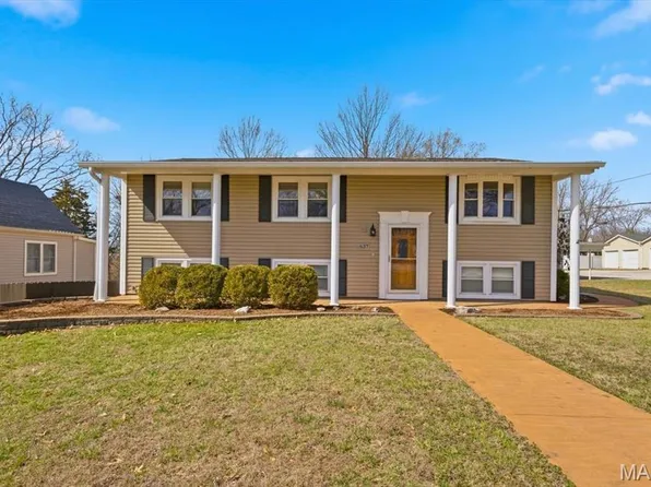 637 N Virginia Ave, Eureka, MO 63025