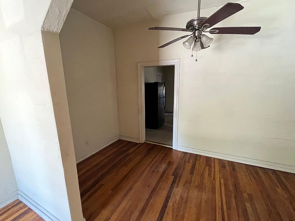 1st image of 2137 Oak St APT 09