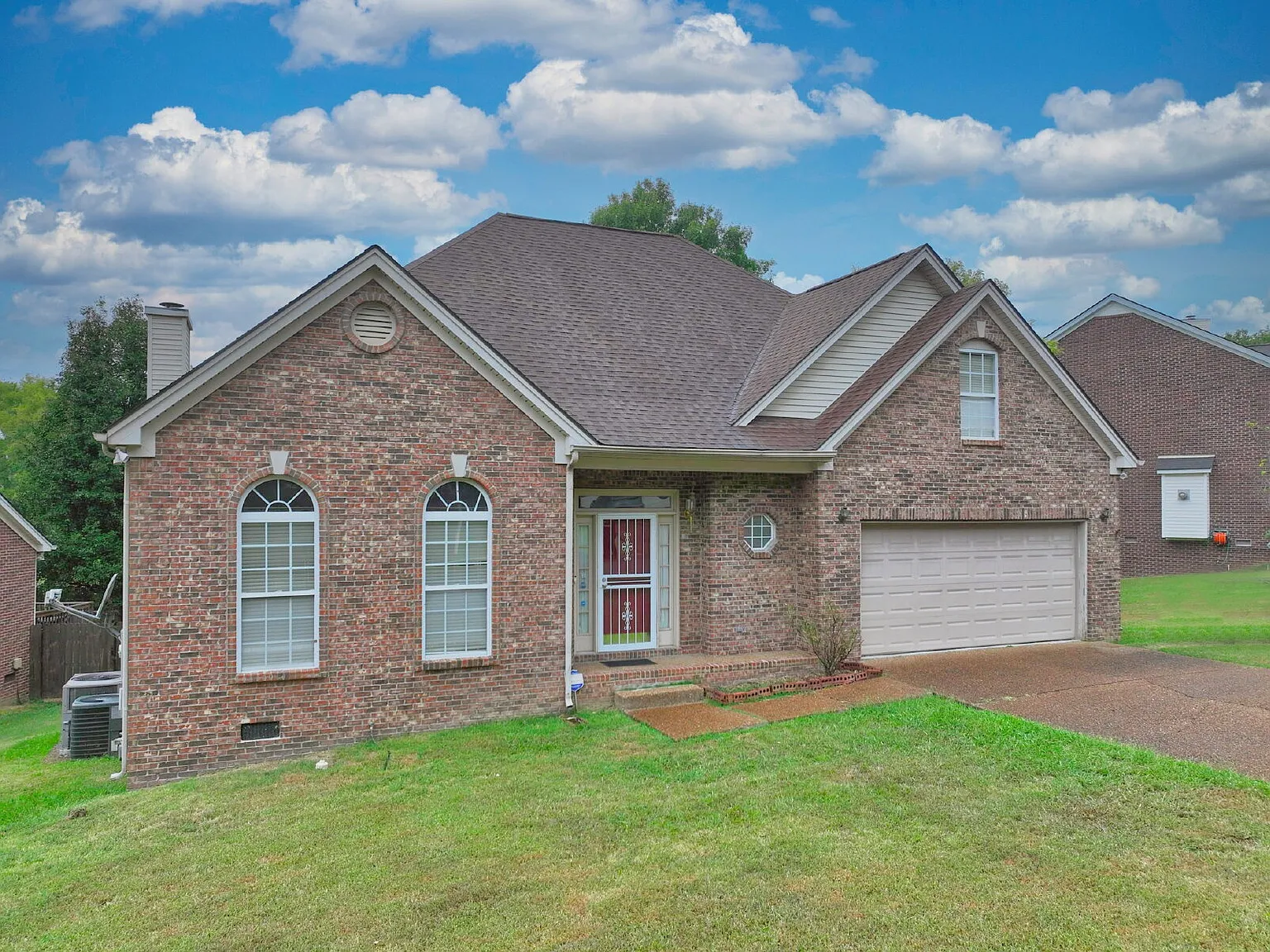 3 bed, 2.5 bath, 2434 sqft, $3,400 — Photo 4