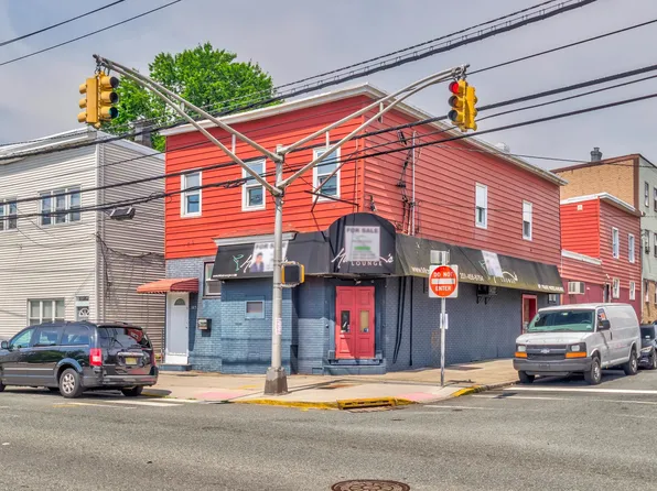 147 Avenue East image 1 of 37