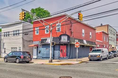 147 Avenue E #2 Photo 1