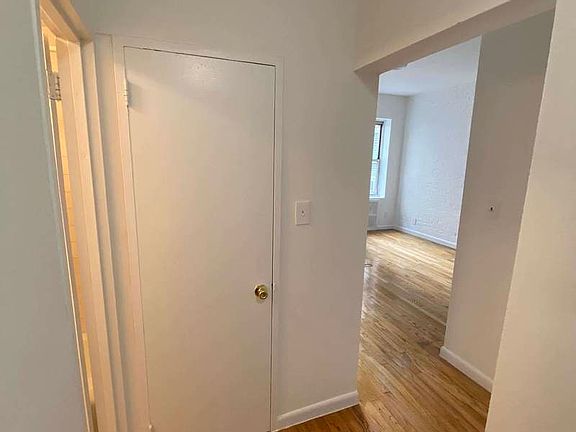 2nd image of 64 Thompson St #2ES