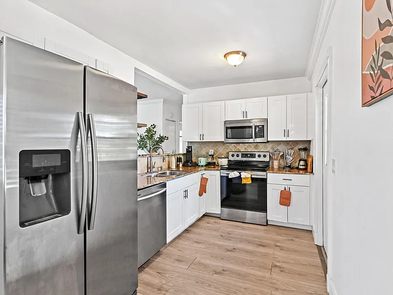 1032 W Jennings St — Photo 8