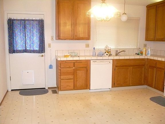 2nd image of 1314 Herbazal St