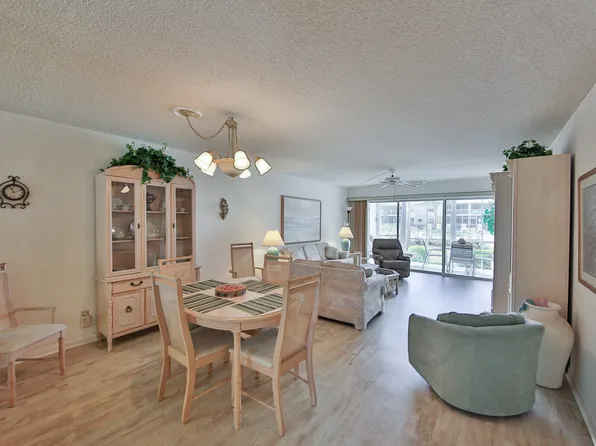 401 Charlemagne Blvd APT 106C, Naples, FL 34112