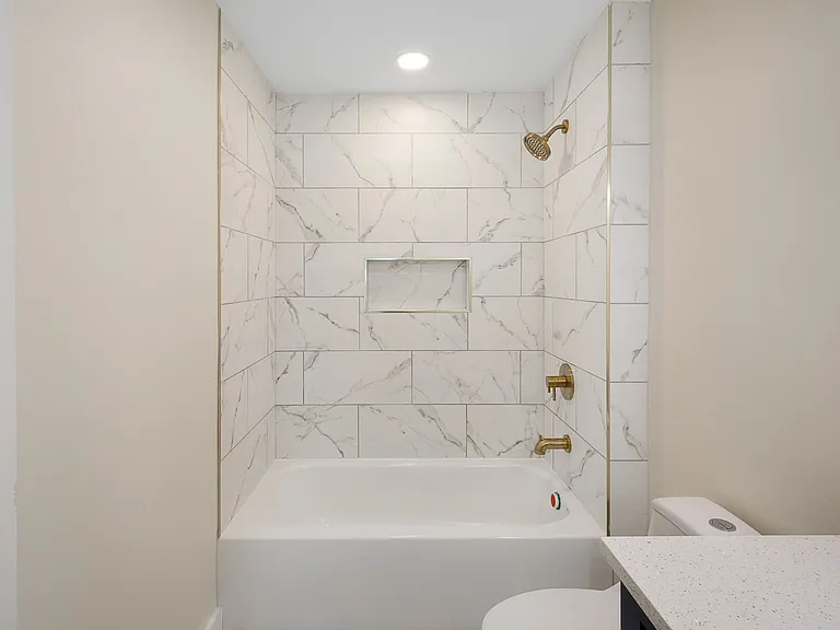 Acklen Apartments — Photo 25