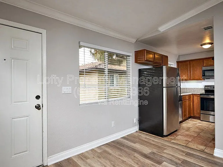 360 N 1st St — Photo 10