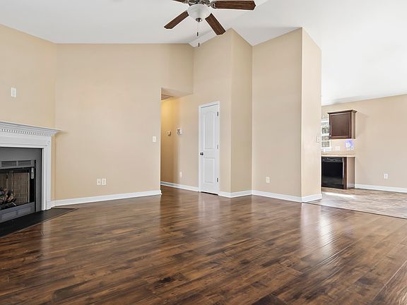 4th image of 154 Rosemary Avenue
