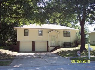 111 SE Crescent St, Lees Summit, MO 64063
