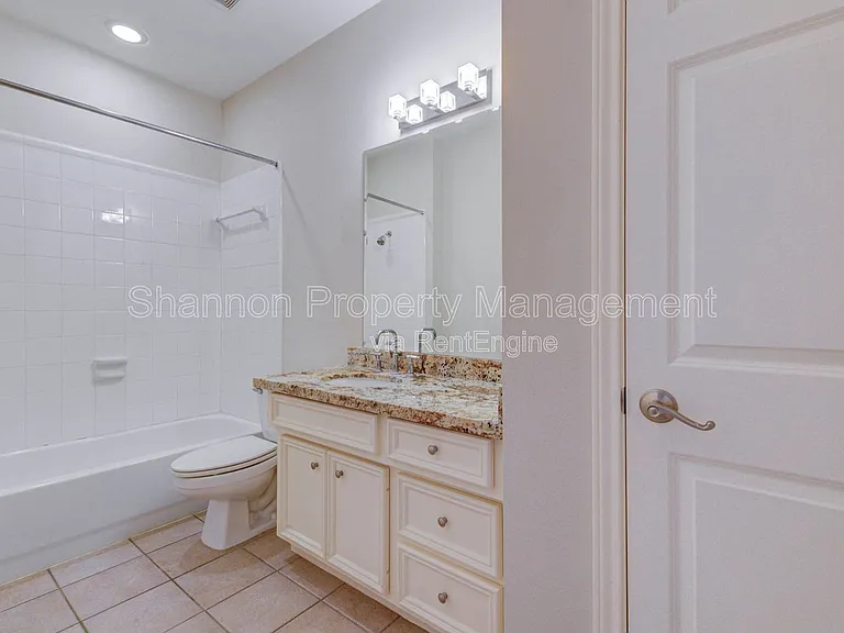 302 Fargo St — Photo 5
