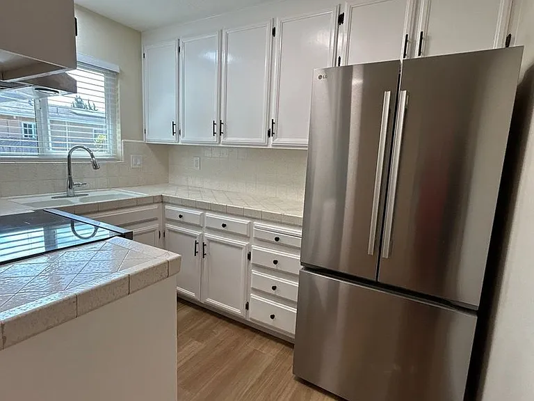 271 W Alvin Dr #A — Photo 2