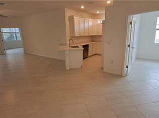 2092 Wellington St, Naples, FL 34120