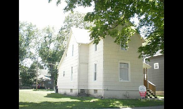 1st image of 138 N 6th St