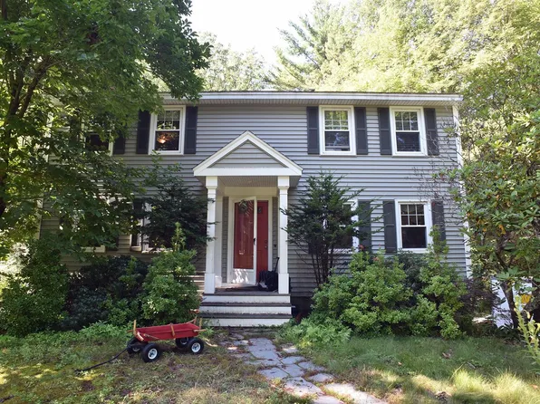 35 Raeder Drive, Stratham, NH 03885