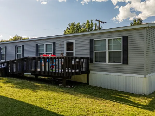 108 E 1st St, Crucible, PA 15325