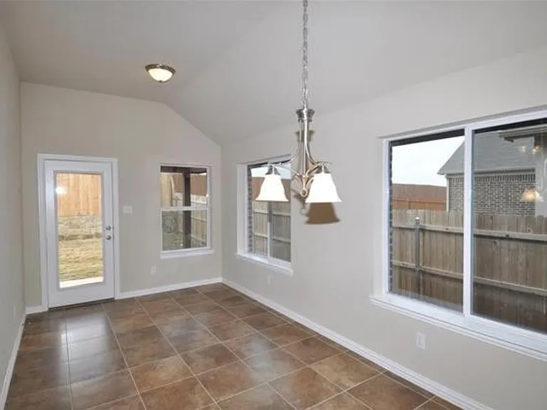 2408 Elm Valley Dr — Photo 8