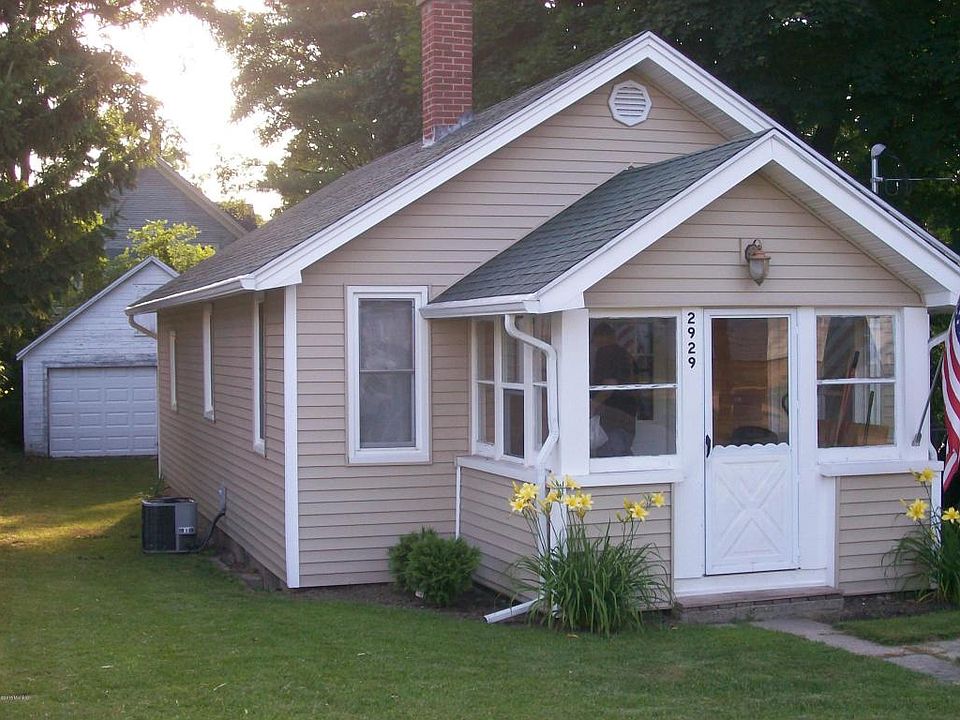1st image of 2929 Botsford Pl NE