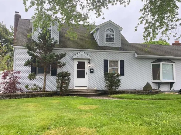 29 Myrtle Lane, East Patchogue, NY 11772