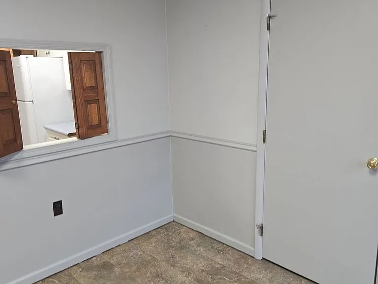 203 Lincoln Way E — Photo 6