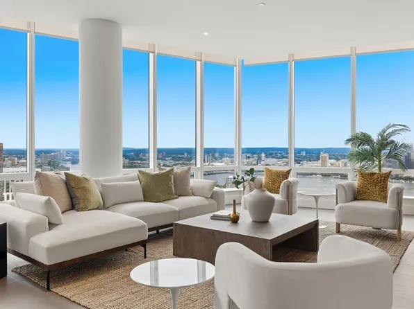 430 Stuart St #Penthouse 35b, Boston, MA 02116