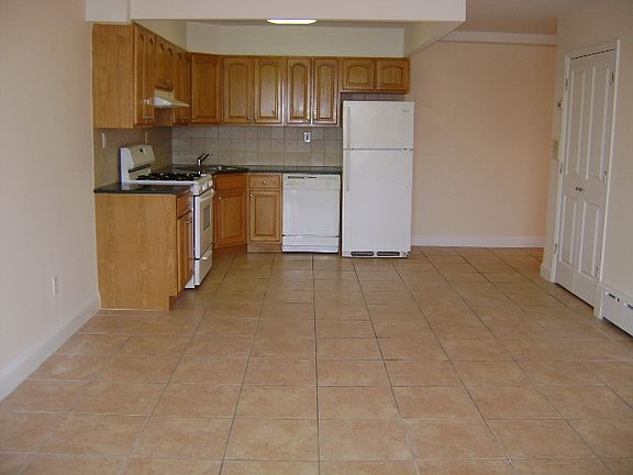 5th image of 2447 44th St #1H