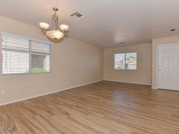 3rd image of 11579 W Oglesby Ave