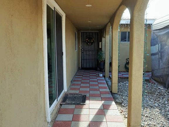 3rd image of 1032 W Avenue H4