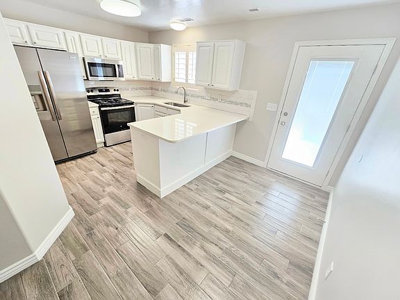 2nd image of 404 W 1925 N
