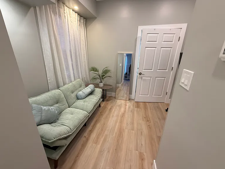 672 N 19th St #1 — Photo 9