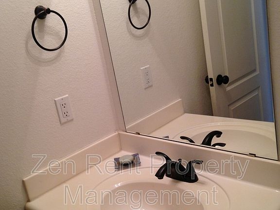 4th image of 8748 E Fountain St