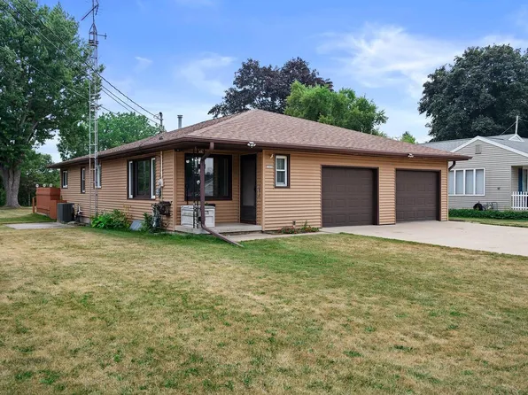 1607 NEENAH STREET, Watertown, WI 53094