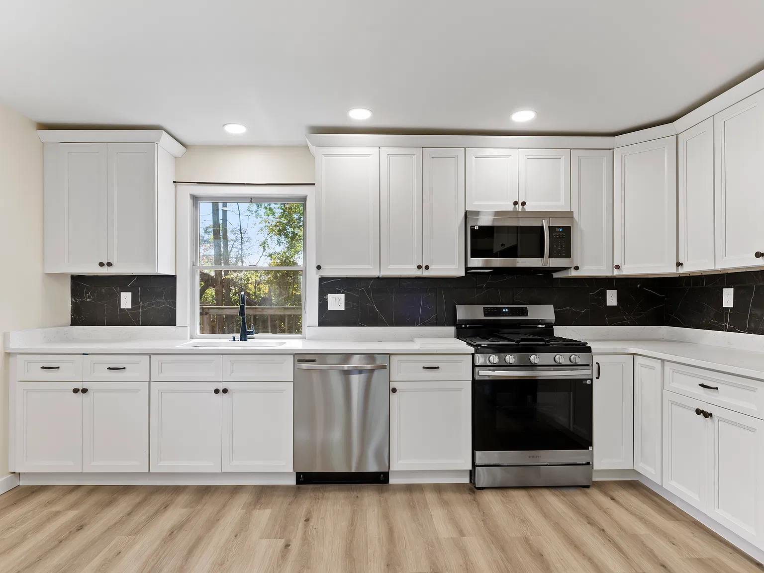 3 bed, 1450 sqft, $2,250 — Photo 4