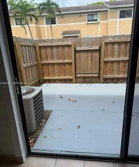 9475 Palm Cir N #9475 — Photo 9
