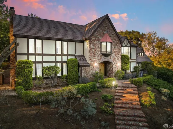 25600 W Fremont Rd, Los Altos Hills, CA 94022