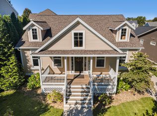 1058 Graystone Rd, Holland, MI 49423