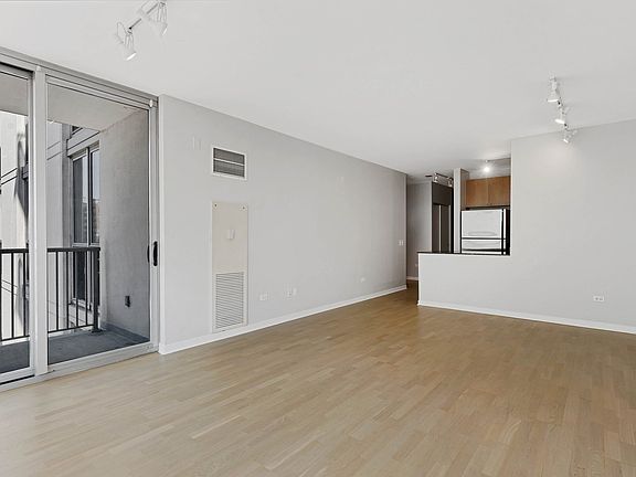 5th image of 200 W Grand Ave APT 802