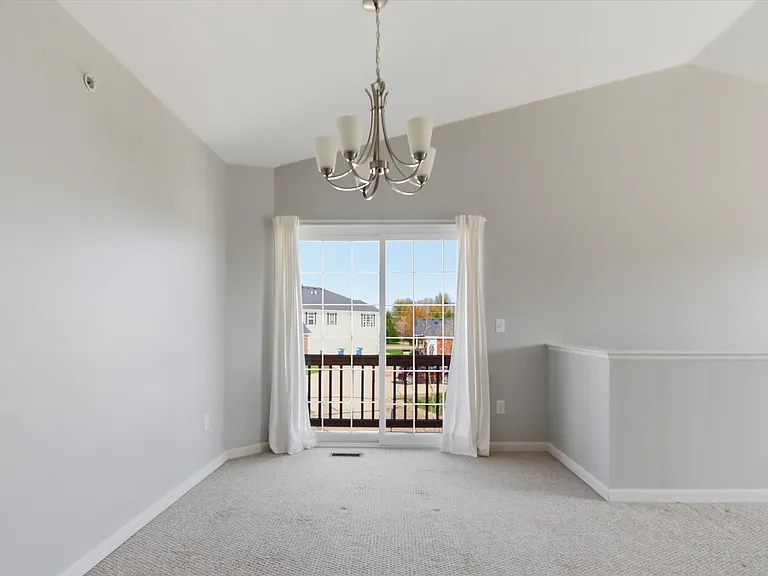 1304 Riversedge Dr — Photo 7