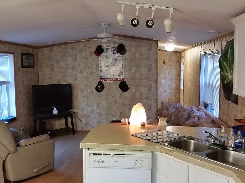 2nd image of 1038 Portland Rd APT 5