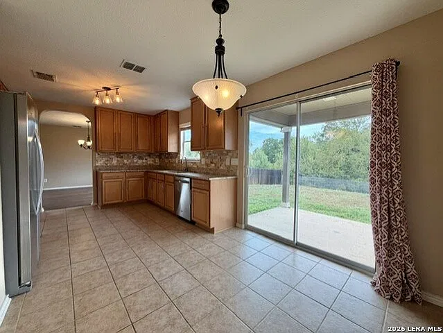 3 bed, 2.5 bath, 1958 sqft, $1,650 — Photo 3