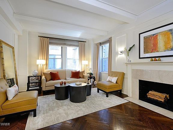 3rd image of 1070 Park Ave #8E