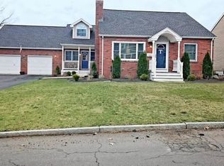 24 Derryfield Ave, Springfield, MA 01118