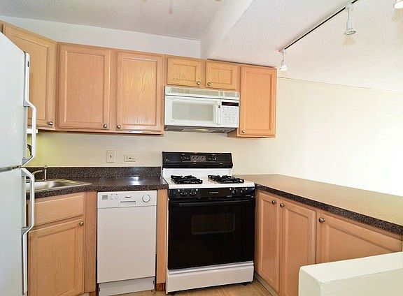 2nd image of 230 E Ontario St APT 2504