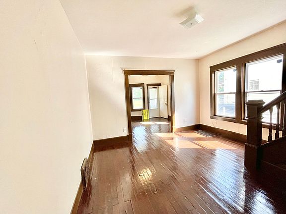 5th image of 1816-1818 E 29th St