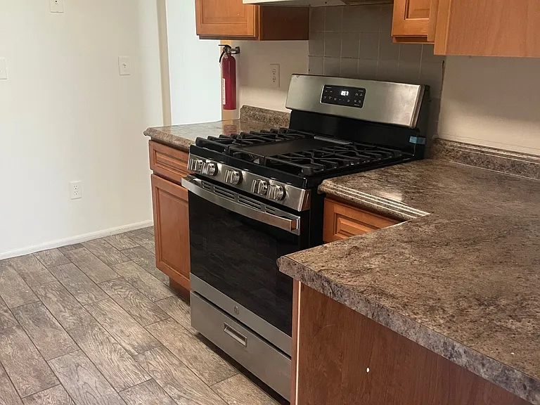 9 Coriander Dr — Photo 3