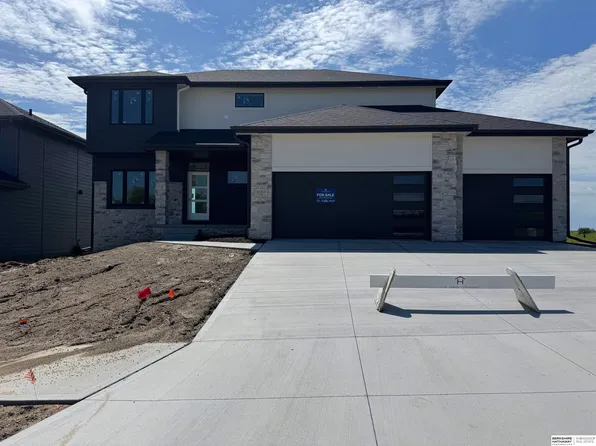 21313 Y St, Elkhorn, NE 68022