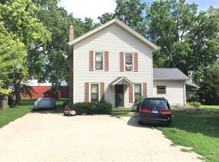 10206 Main St, Hebron, IL 60034