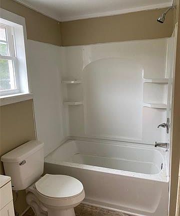 5th image of 720 Wilmington Ave