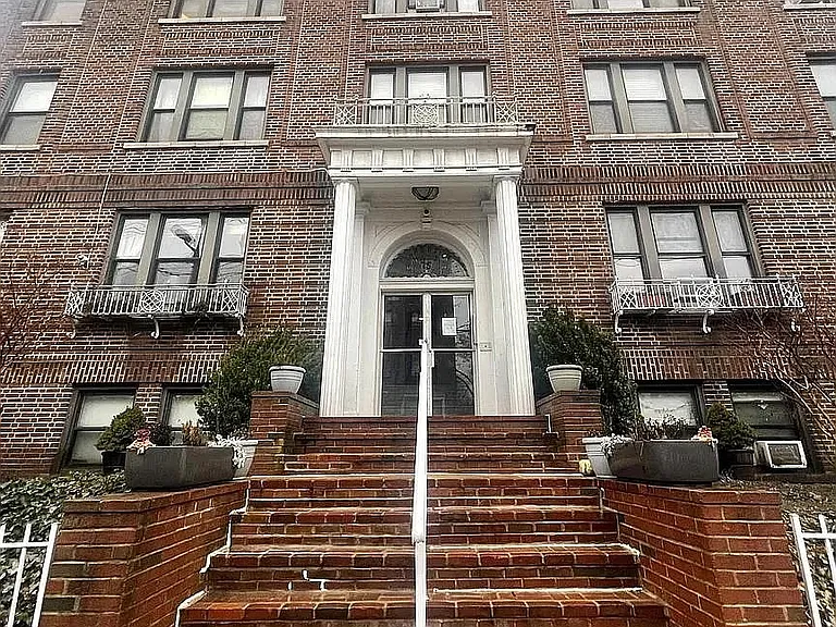 75 Fairview Ave #B4 — Photo 6
