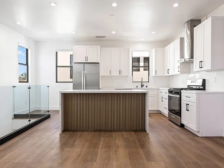 212 W 64th St #D — Photo 21