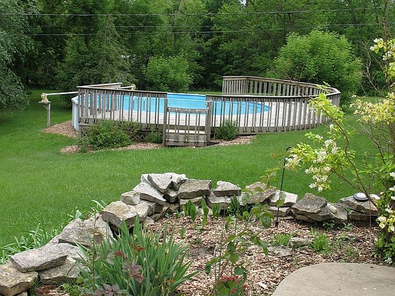 Back patio, deck & pool